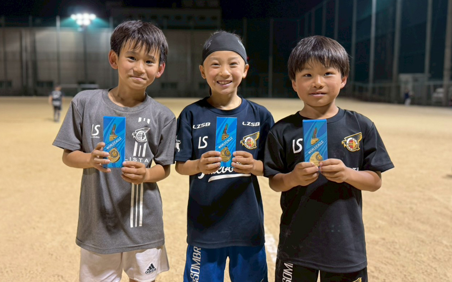 プレーする子供